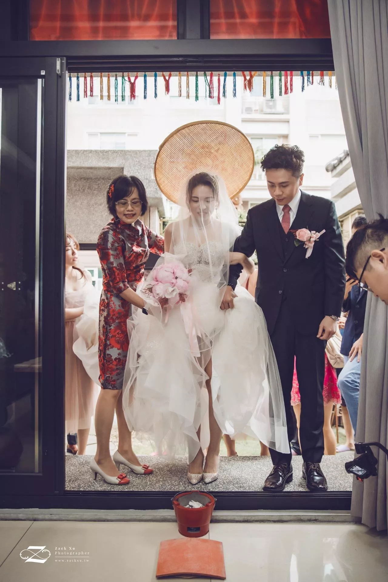 婚禮攝影師Zack.Xu.維澤65-【桃園婚攝】鈞傑　∞　秀娟婚禮紀錄@自宅